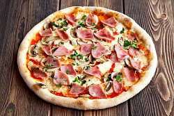 Пицца с ветчиной
