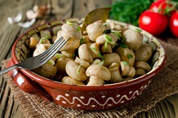 Шампиньоны маринованные