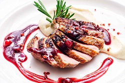 Медальоны из утиной грудки