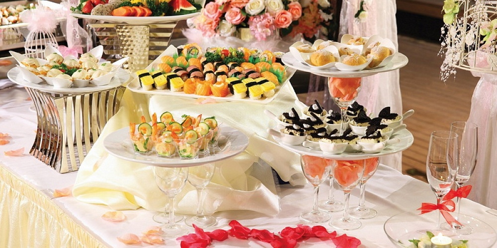 Как организовать фуршет на свадьбе