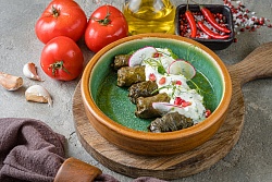 Долма с соусом Мацони