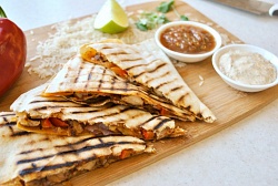 Кесадилья с курицей