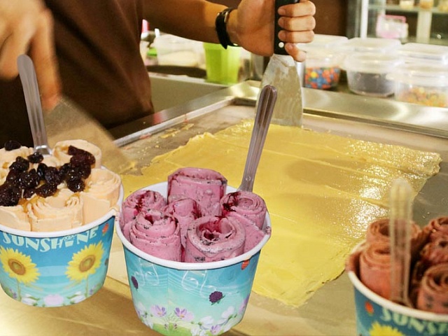 Тайское жареное ролл мороженое