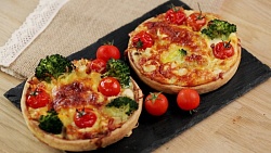 Мини-Киш с беконом и цуккини