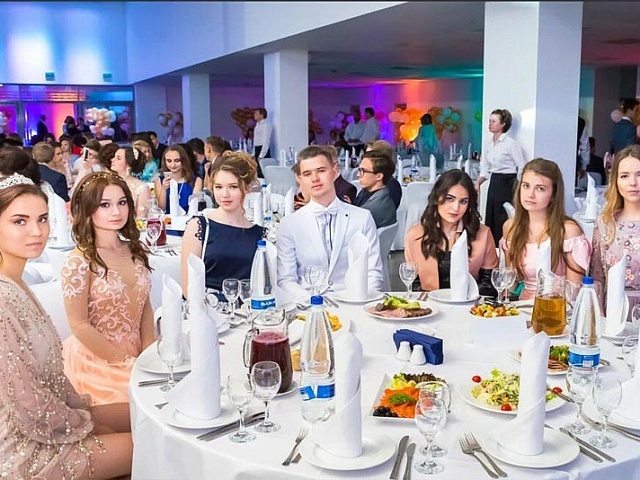 Банкет на выпускной