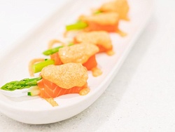 Роллы из сёмги с мини-спаржей